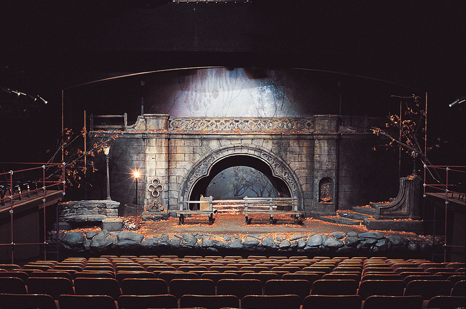 Proscenium stage