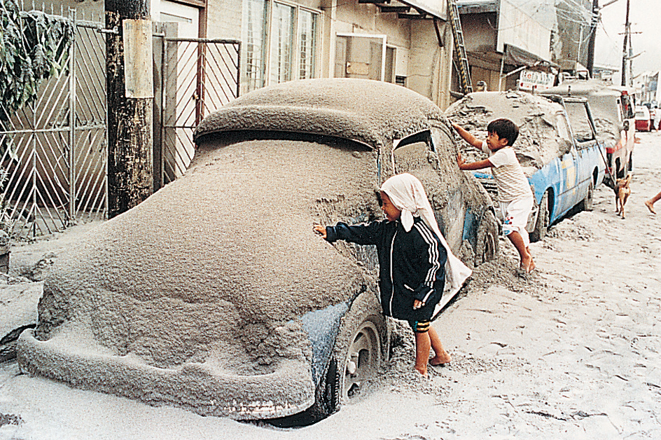 Volcanic ash covers automobiles