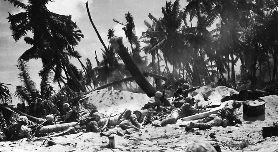 U.S. soldiers on a beach at Tarawa