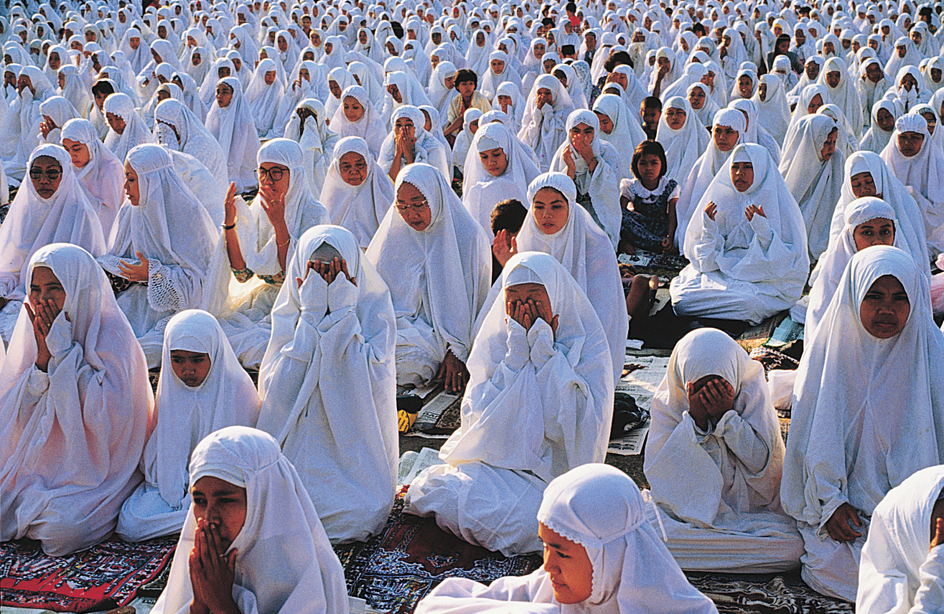 Muslim women on Java, Indonesia