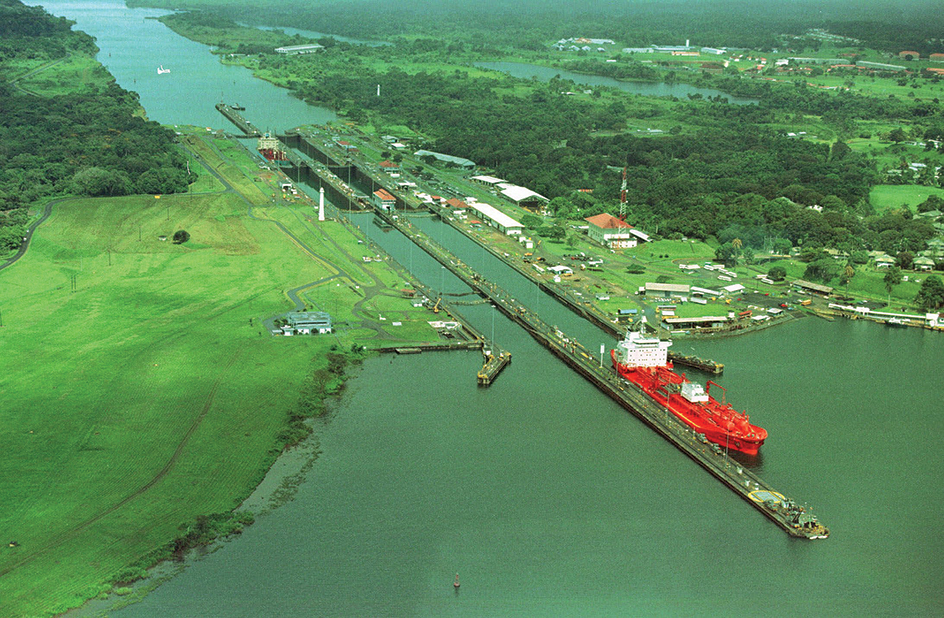 Gatun locks, Panama Canal