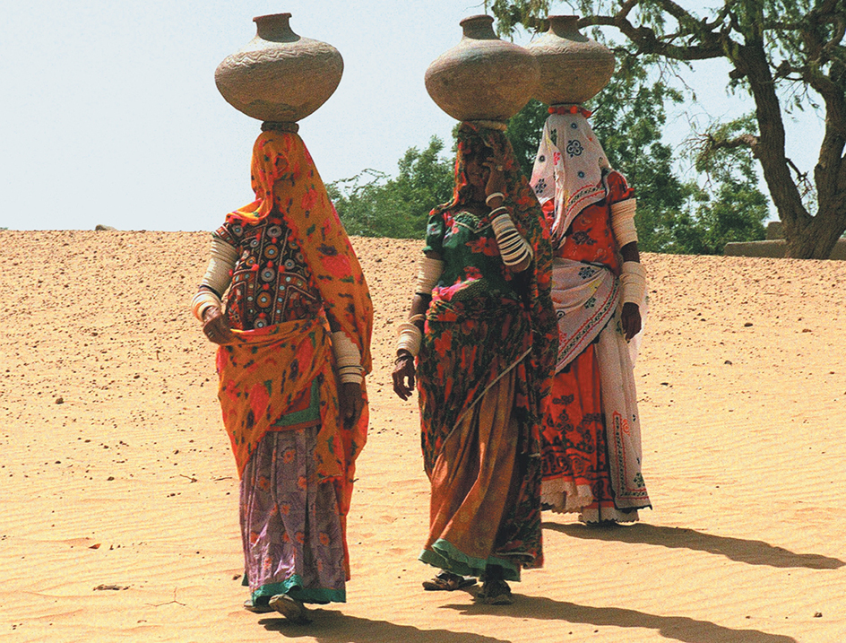 Women search for water in the Thar Desert