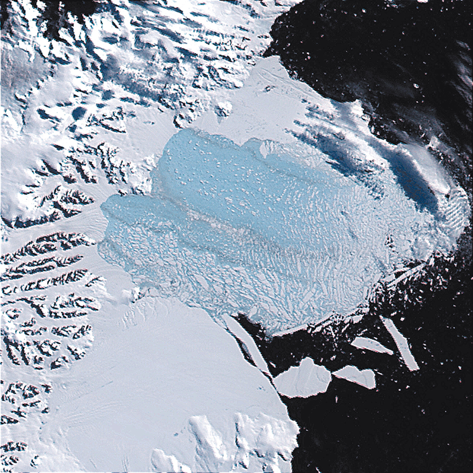 Greenhouse effect breaks up Antarctic ice shelf