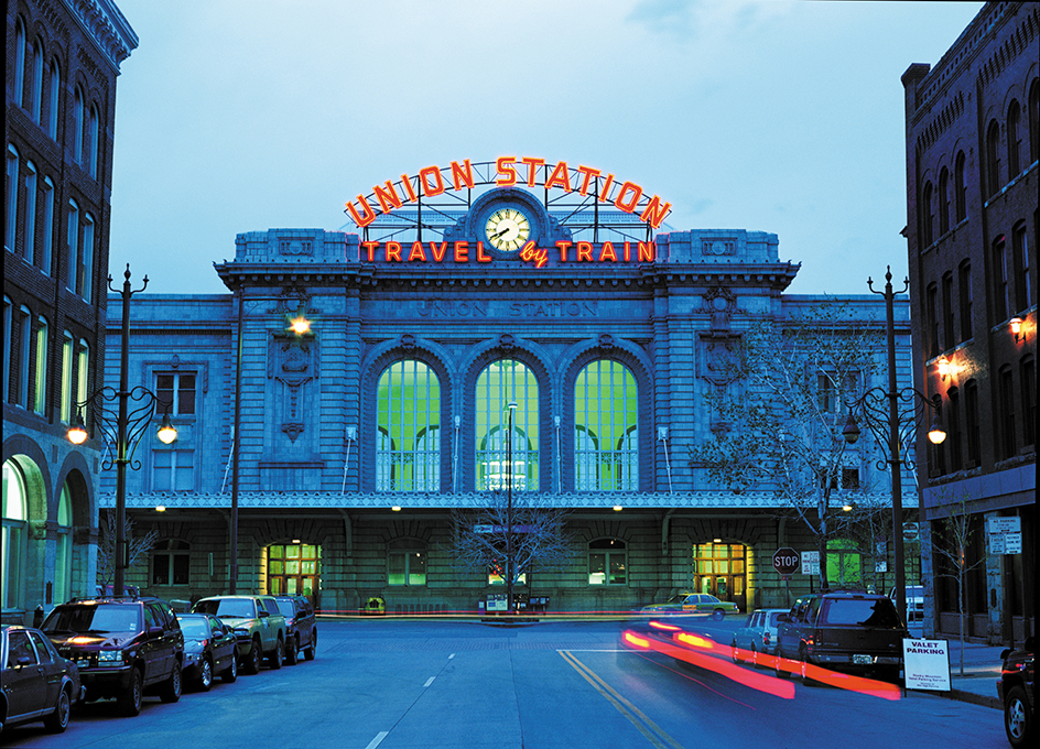 Neon lamps at Union Station, Denver