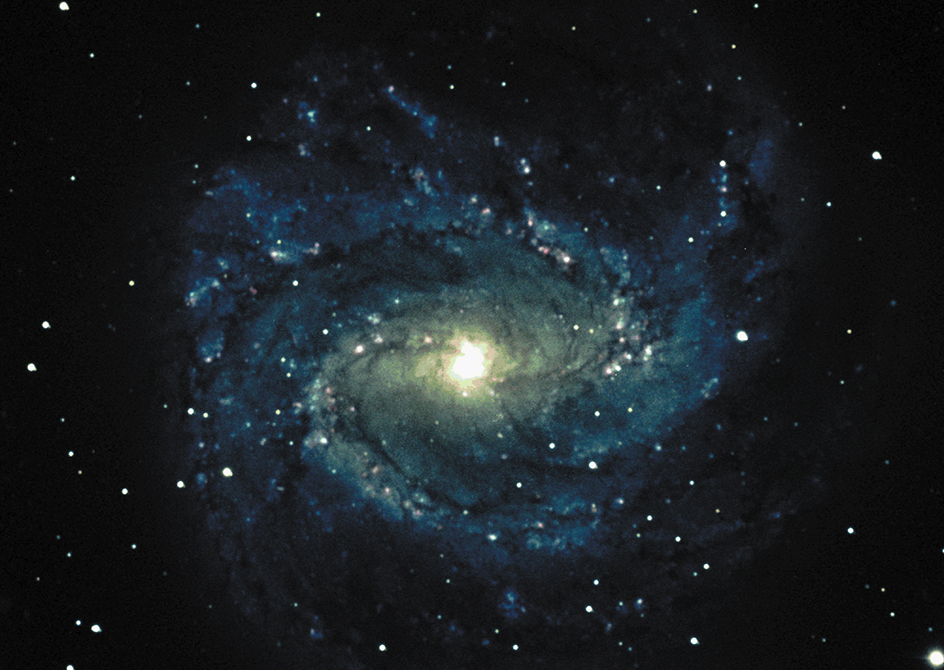 Sizes of astronomical objects: Galaxy M83