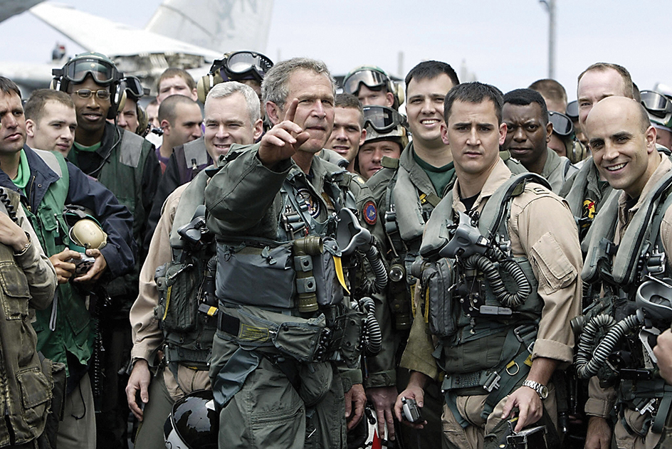 George Bush visits troops