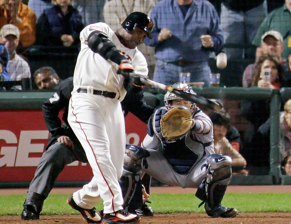 Barry Bonds hits his 756th home run