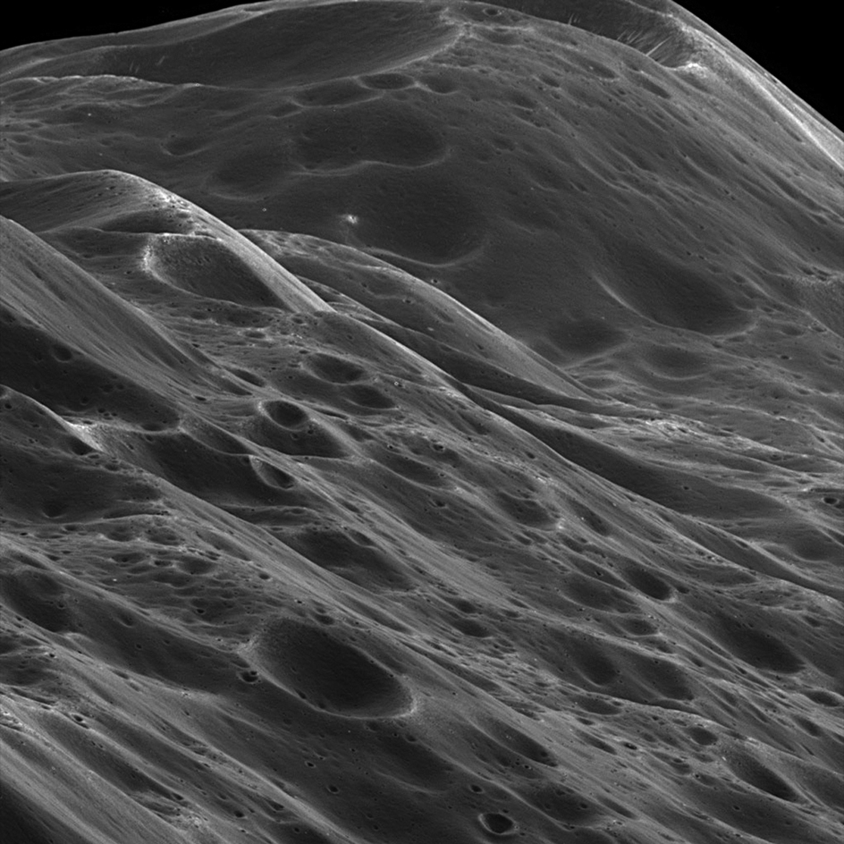 The surface of Iapetus