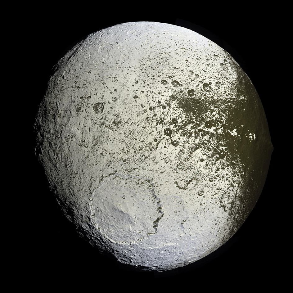 The bright side of Iapetus