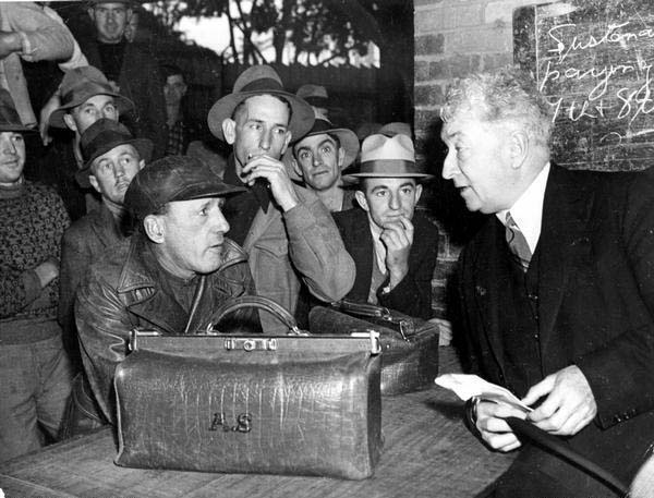 Lyons meets with workers