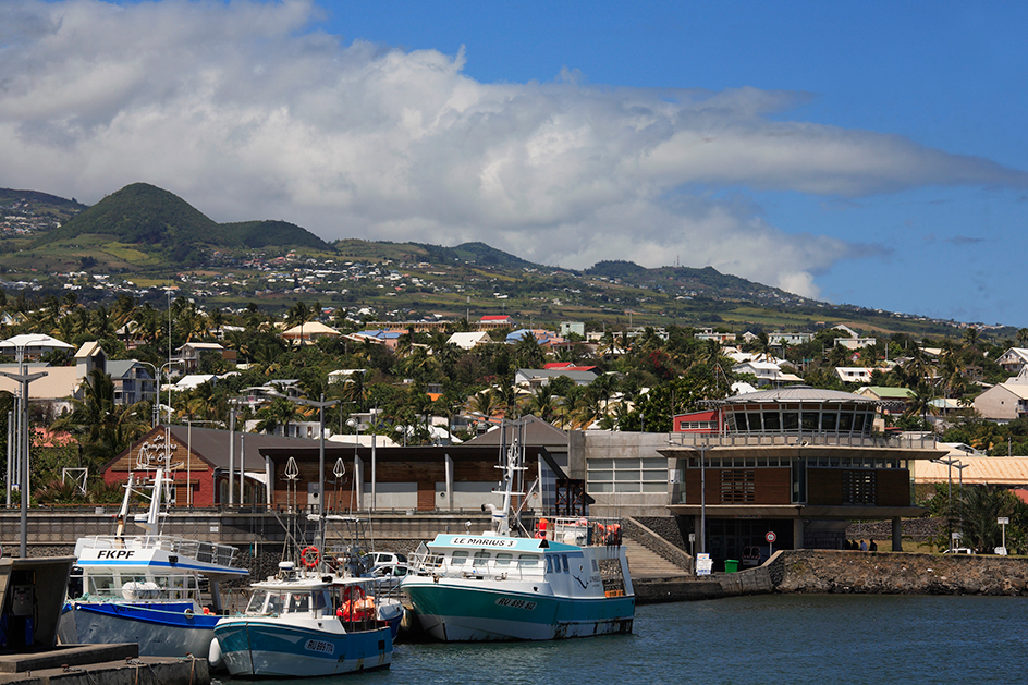 Harbour at St-Pierre on Réunion