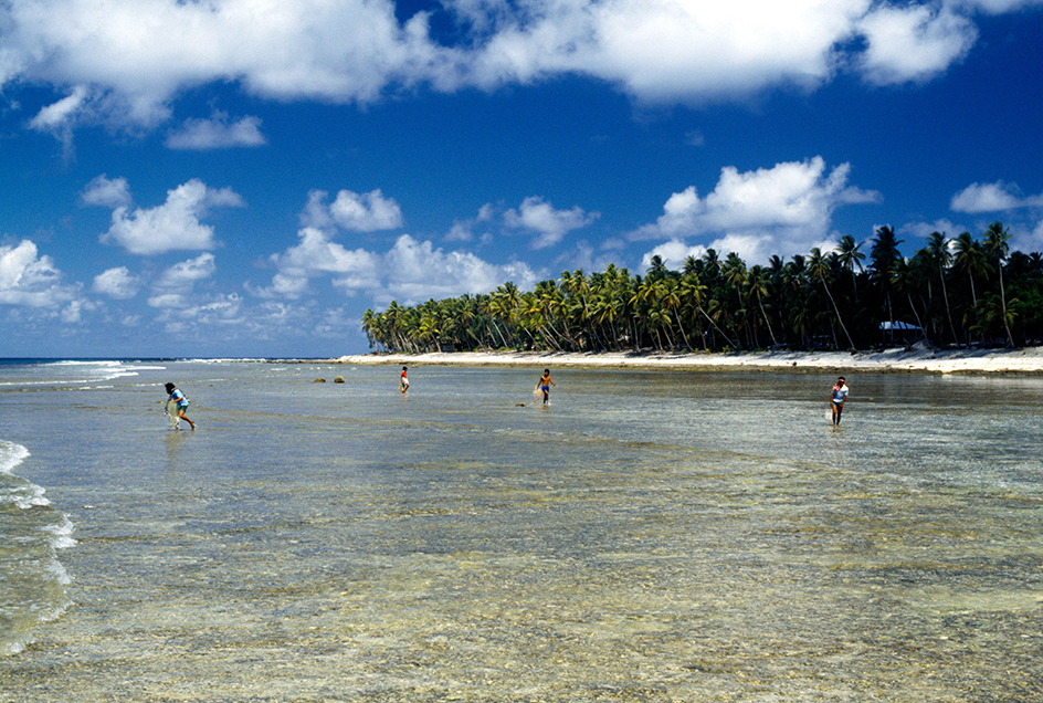 Net fishing on Tokelau