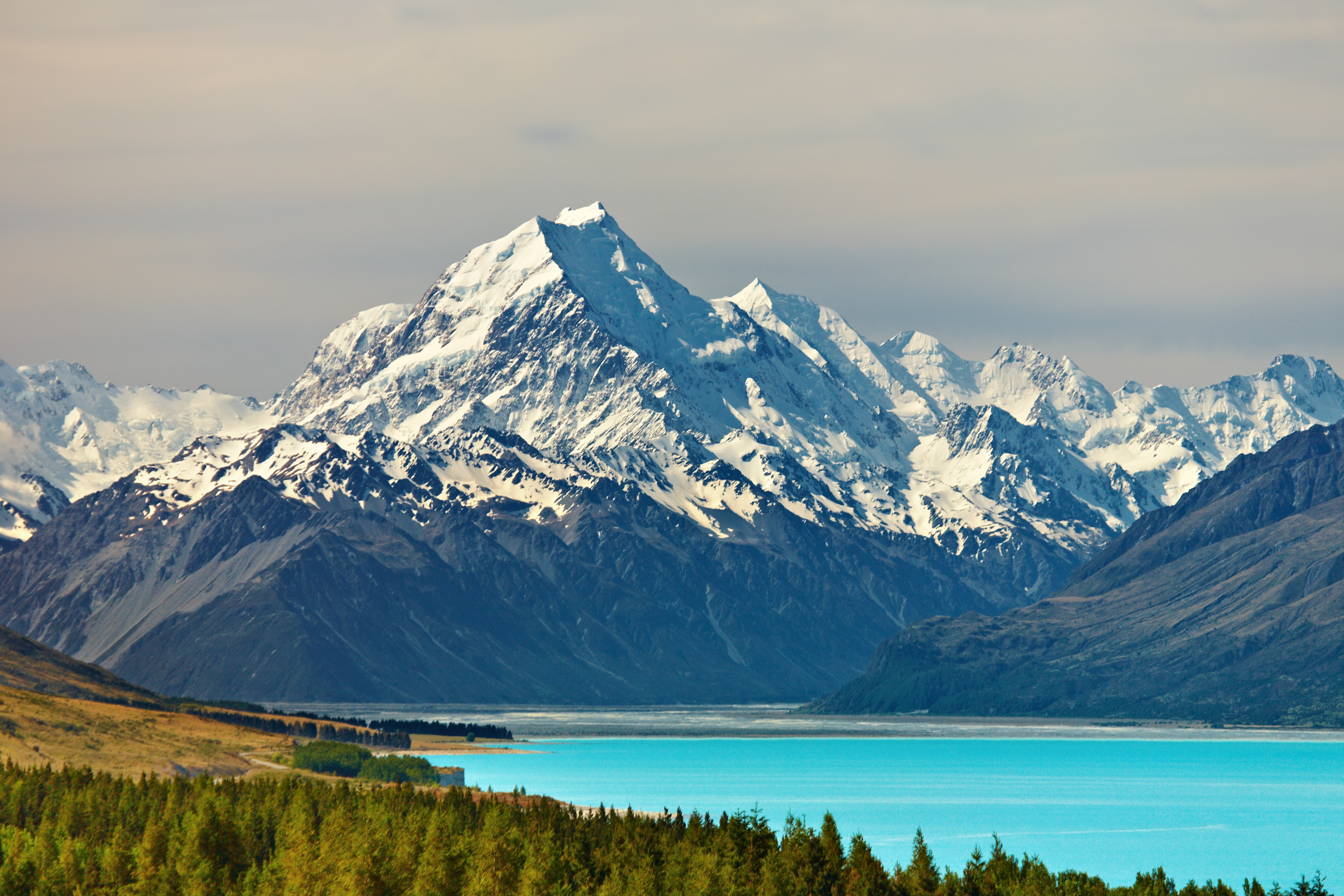 Aoraki (Mount Cook) and Pukaki Lake in New Zealand