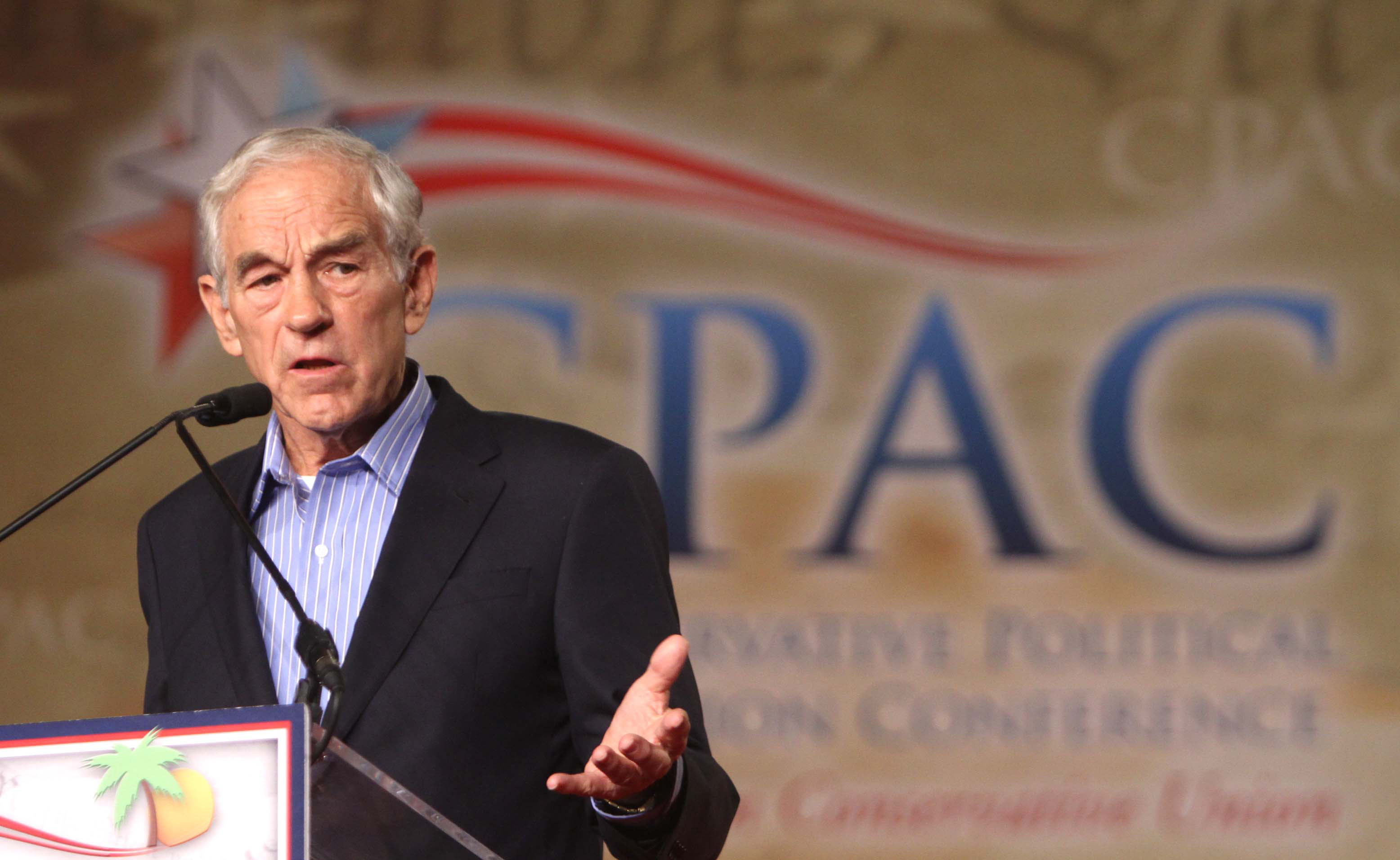 U.S. politician Ron Paul giving a campaign speech