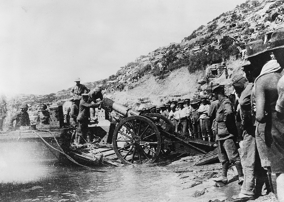 ANZAC troops landing at Gallipoli