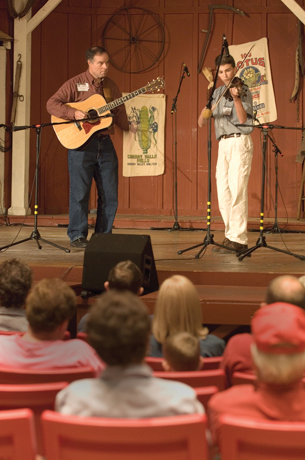 Fiddle competition in the Ozarks