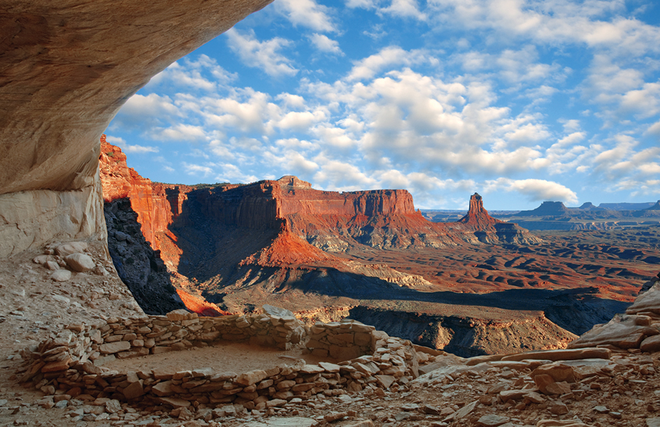 Canyonlands cliff dwellings