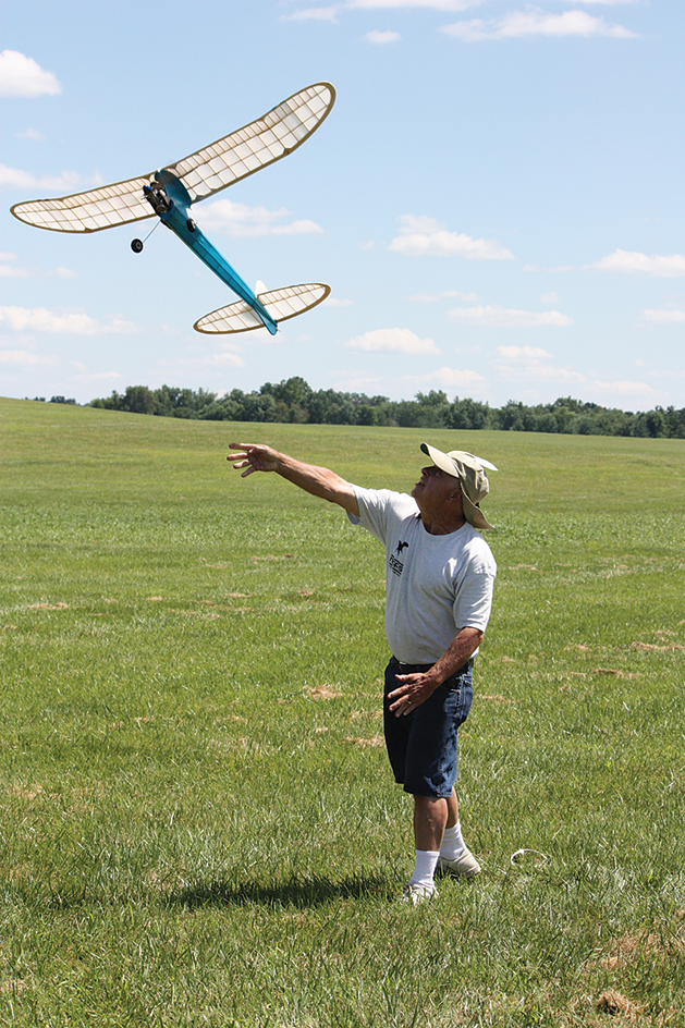 Free-flight model airplane