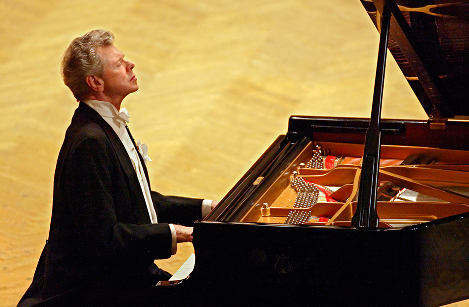 Van Cliburn in 2004