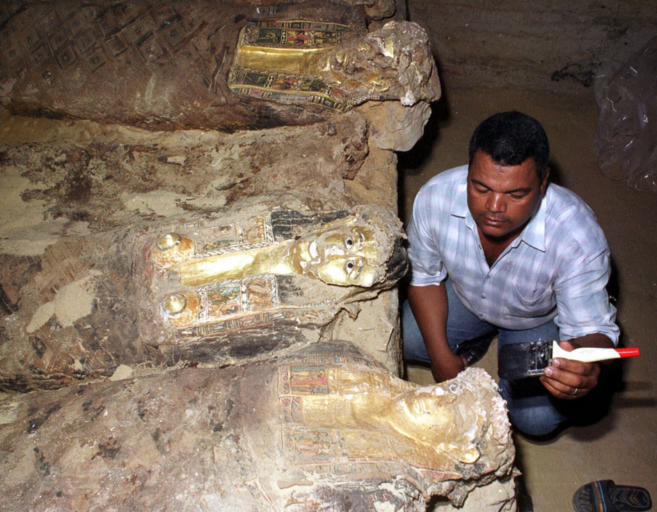 Mummies discovered in Egyptian desert