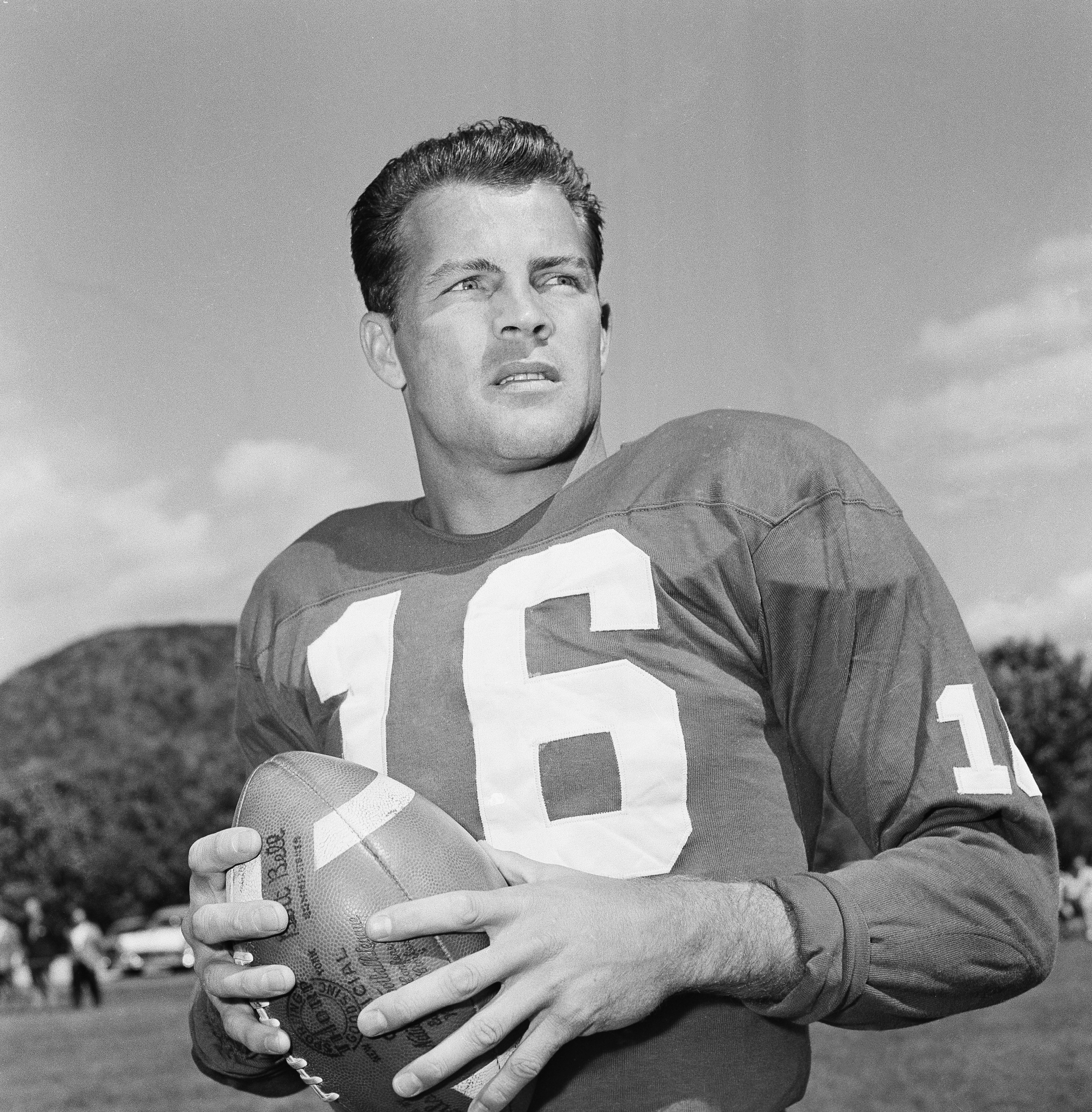 Football star and broadcaster Frank Gifford