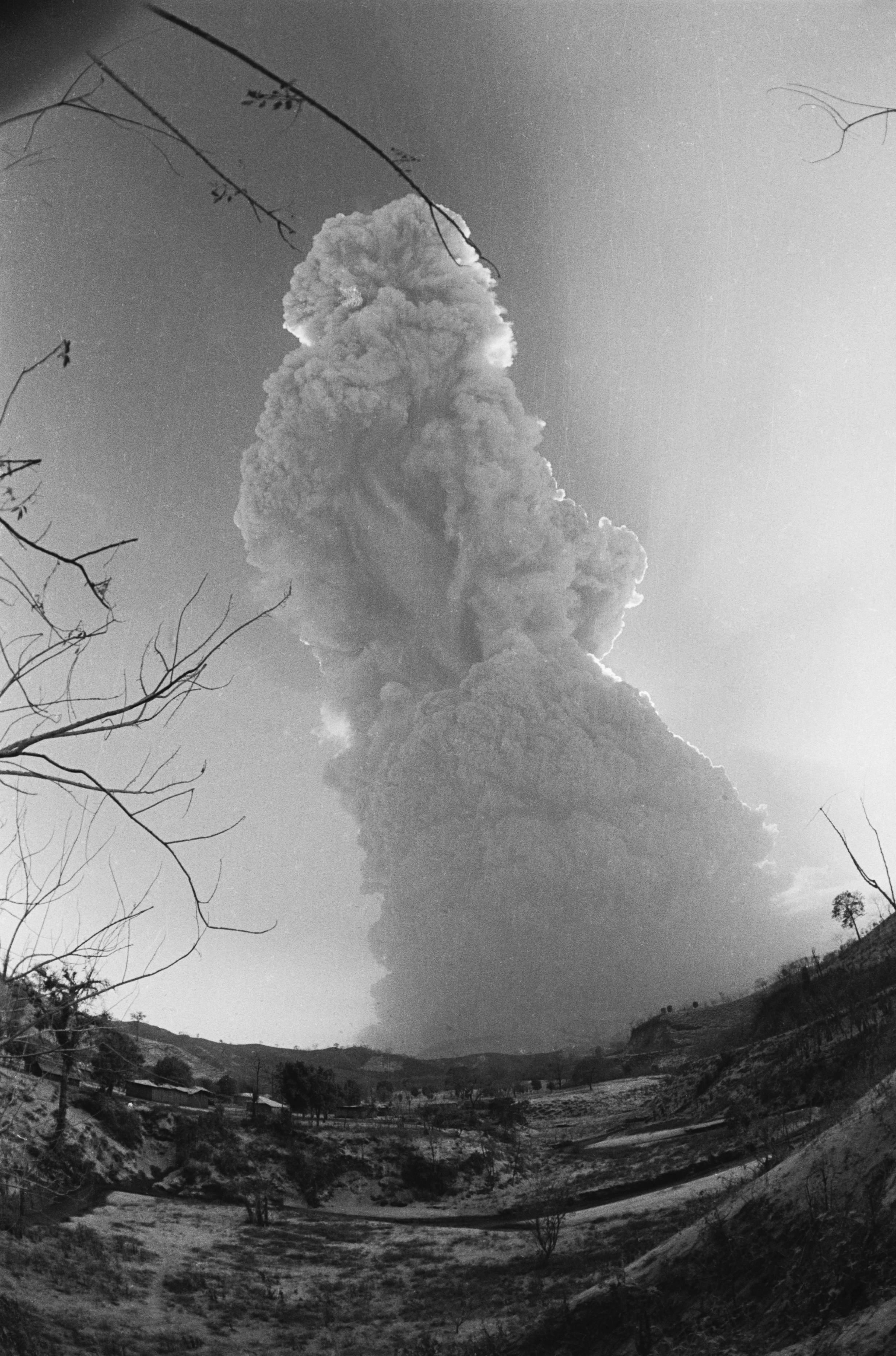 The volcano El Chichón erupting 