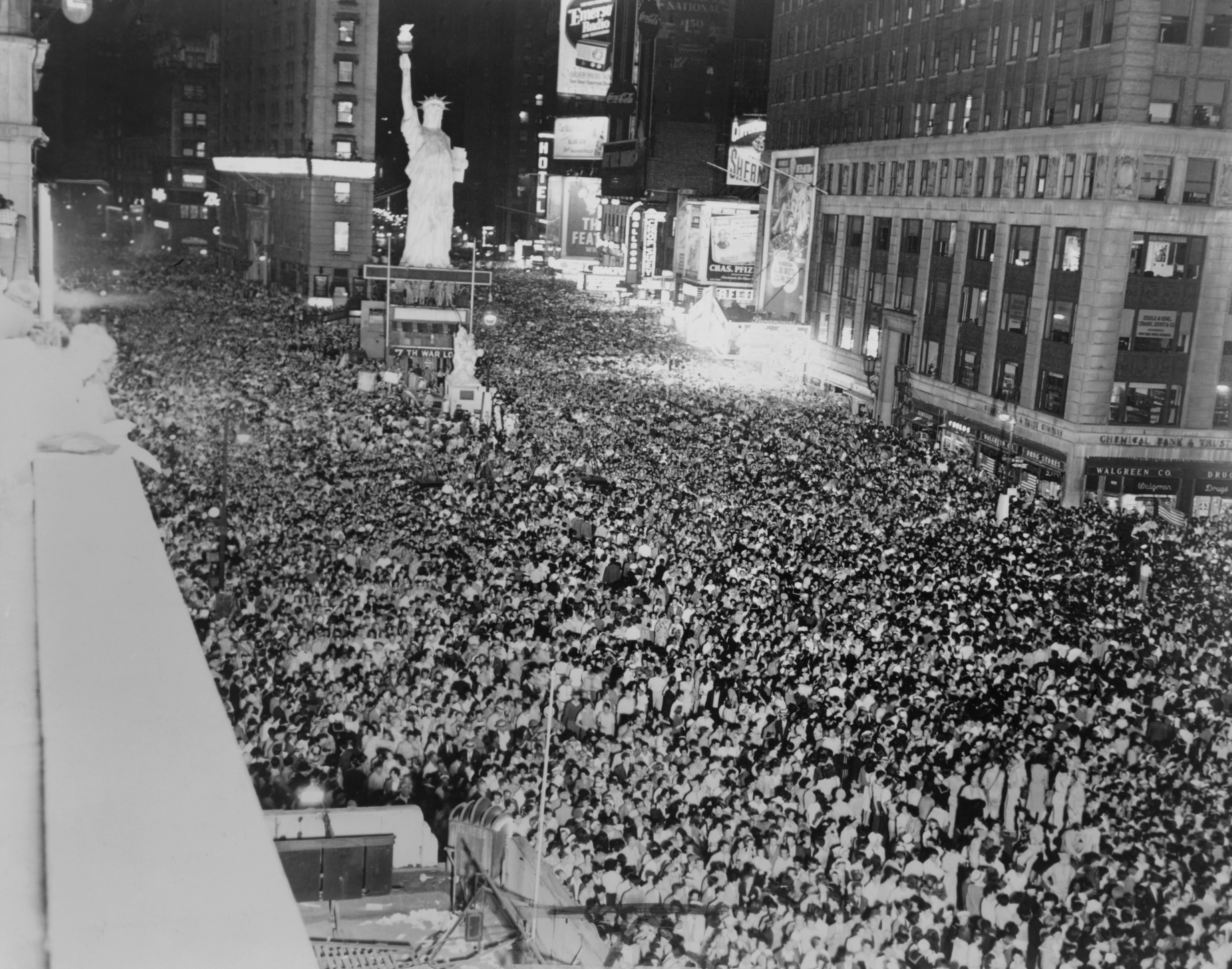 V-J (Victory over Japan) Day celebrations, New York City, 1945