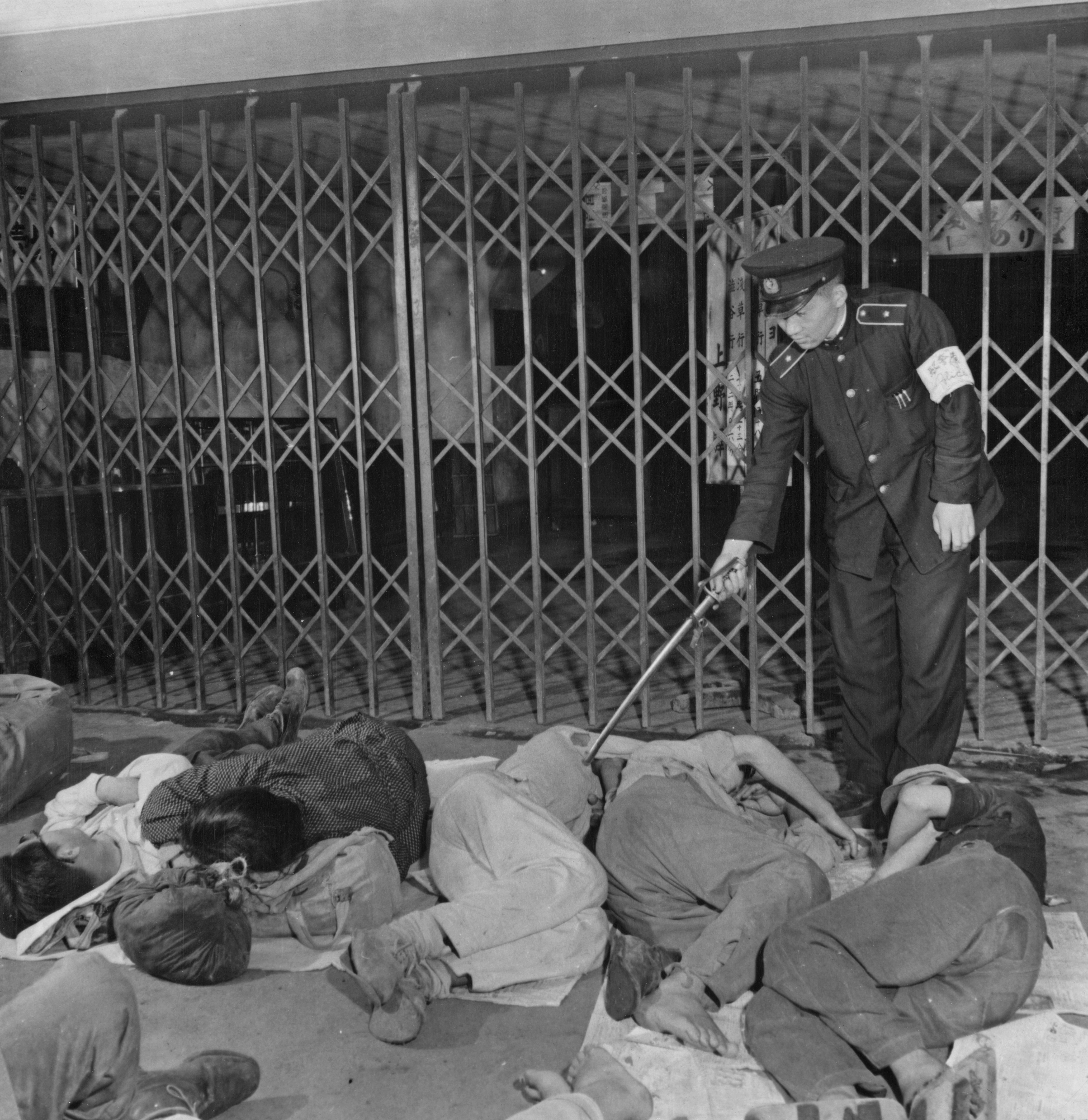 Homeless people in Tokyo after World War II