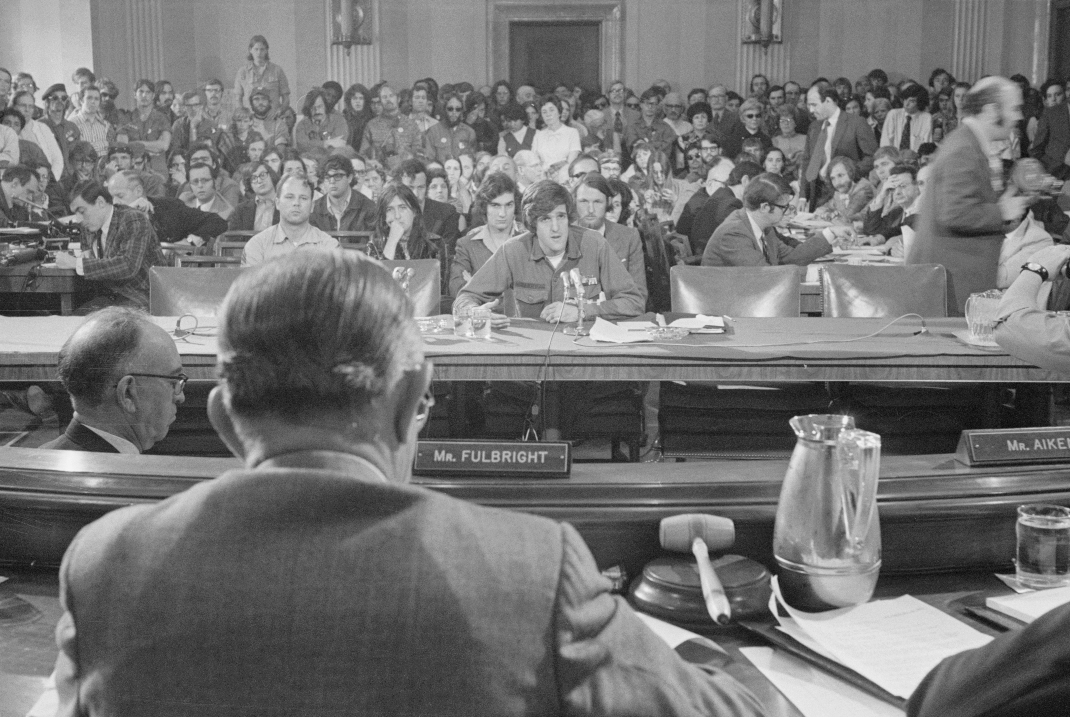 John Kerry testifies before the Senate Foreign Relations Committee in 1971