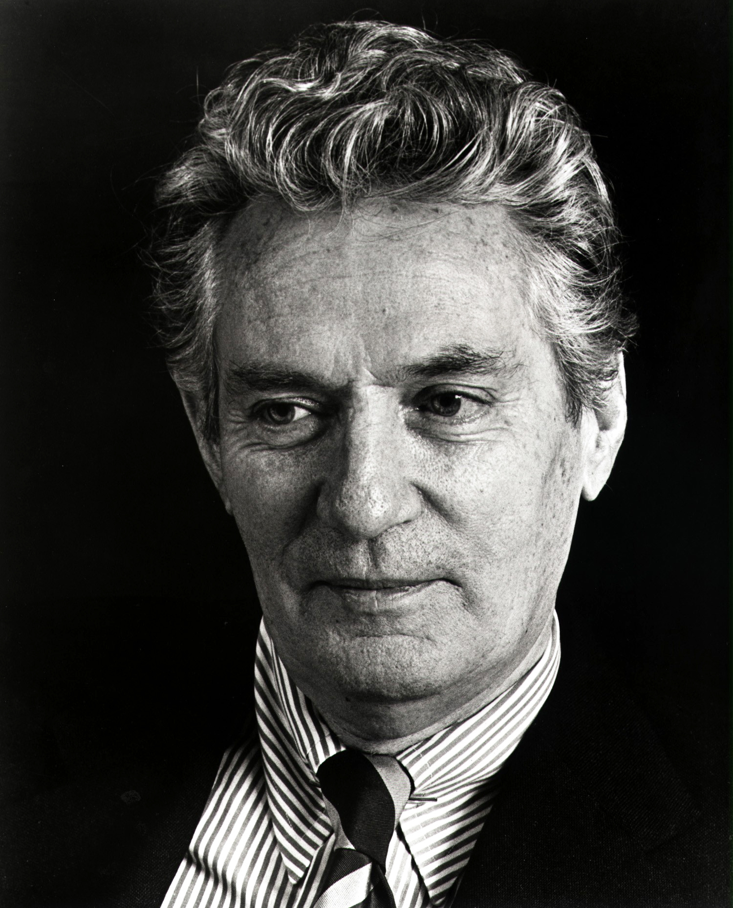 Australian actor Peter Finch