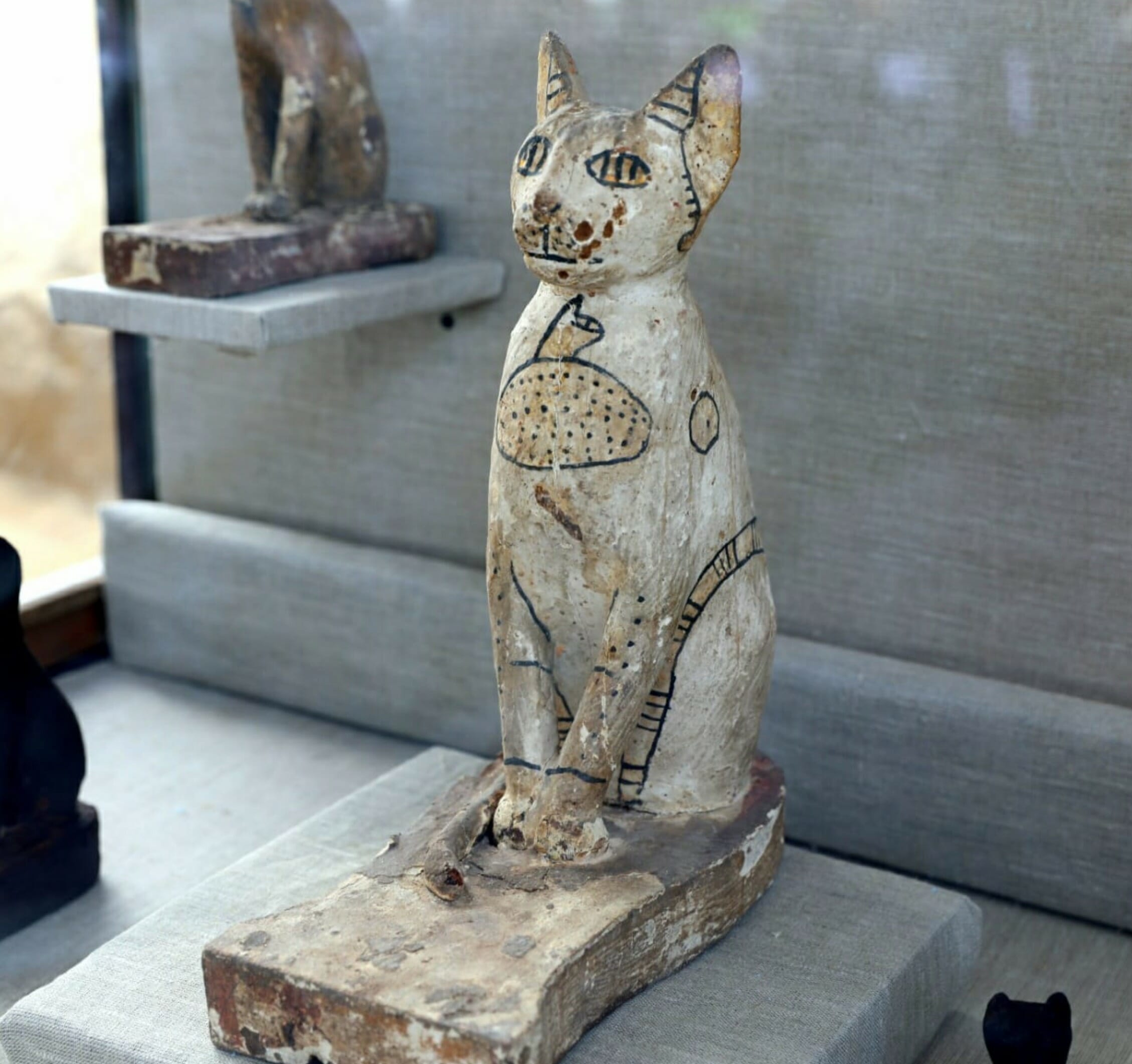 Ancient Egypt cat statue