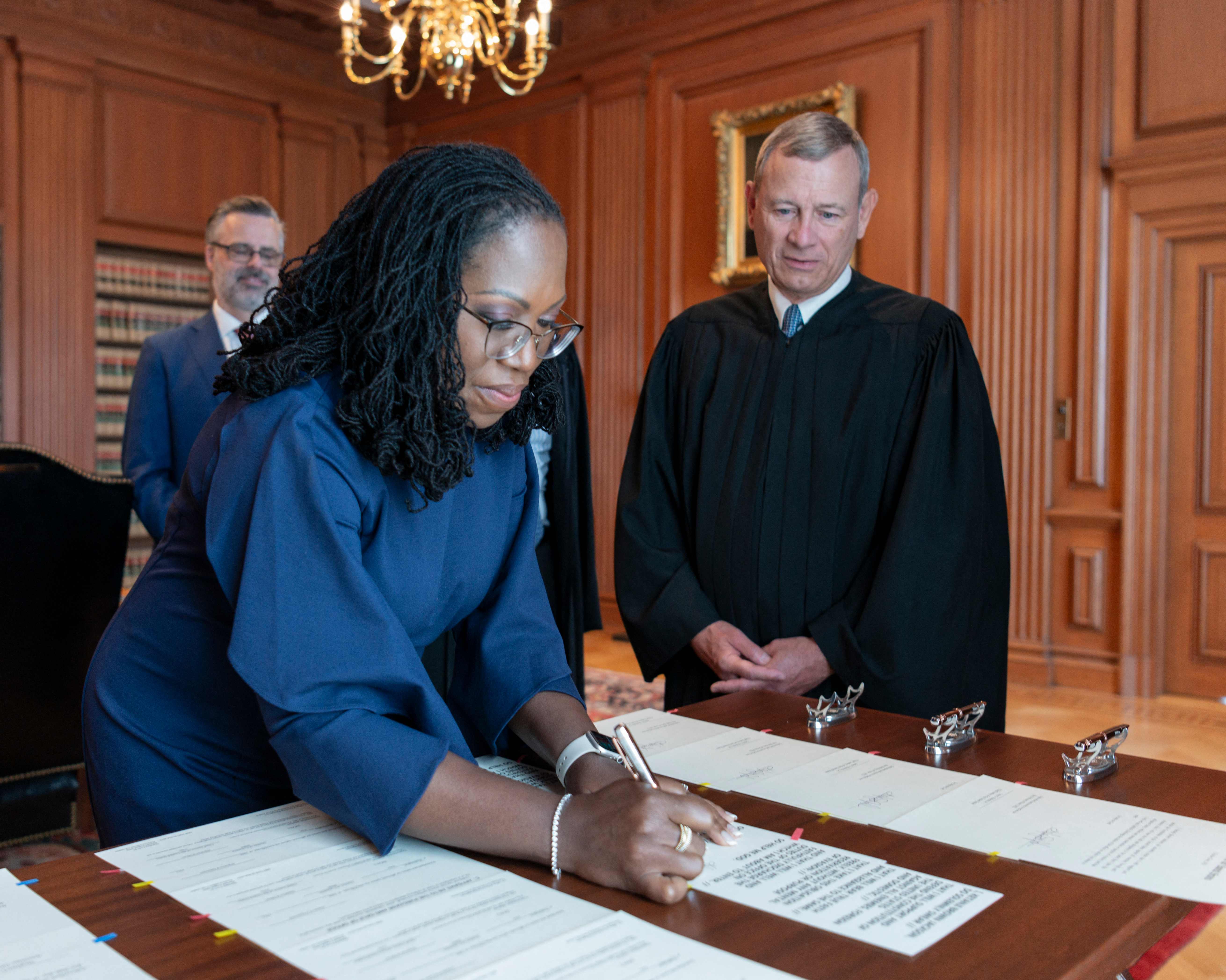 Justice Ketanji Brown Jackson sworn in