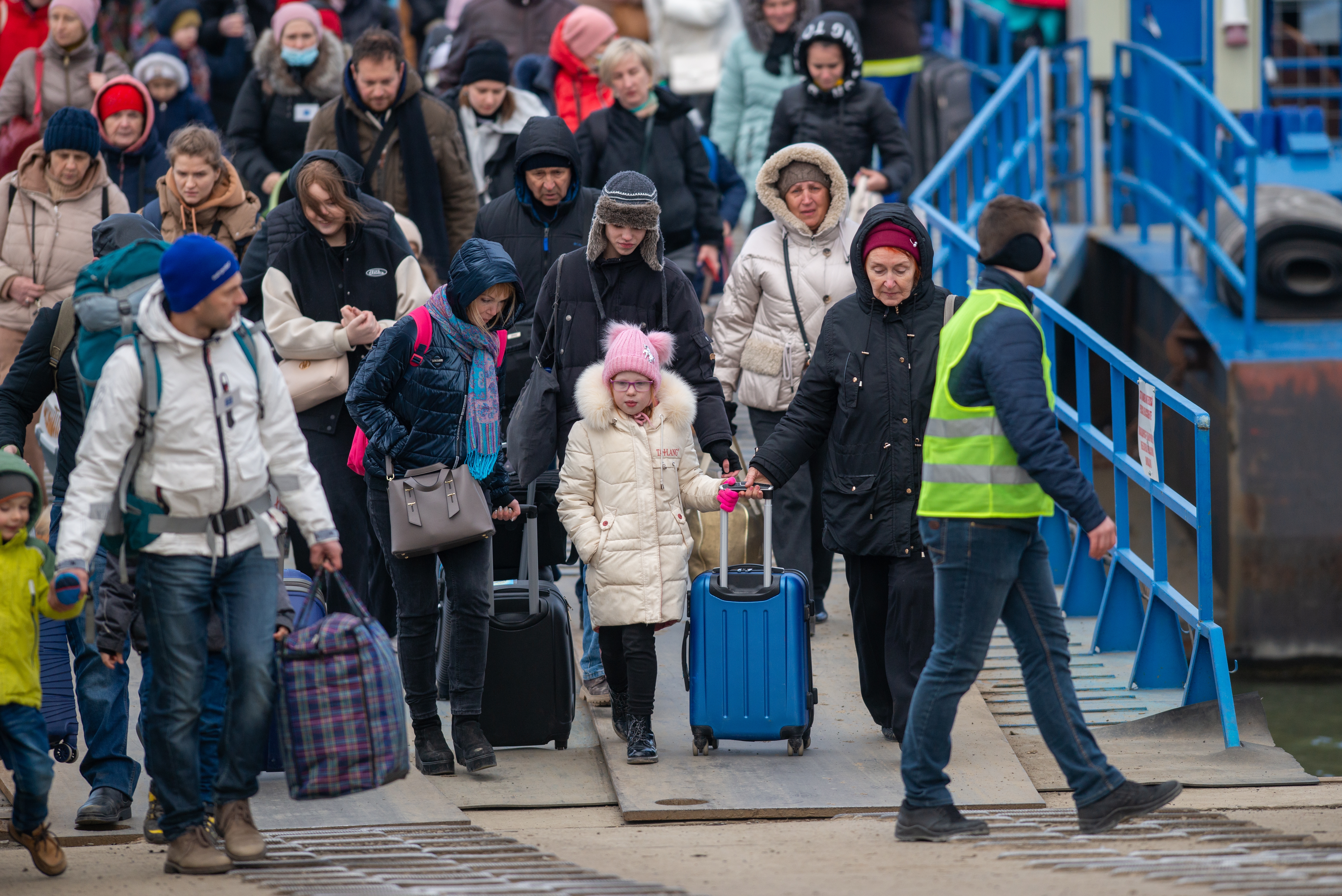 Ukrainian refugees flee Russia's invasion of Ukraine