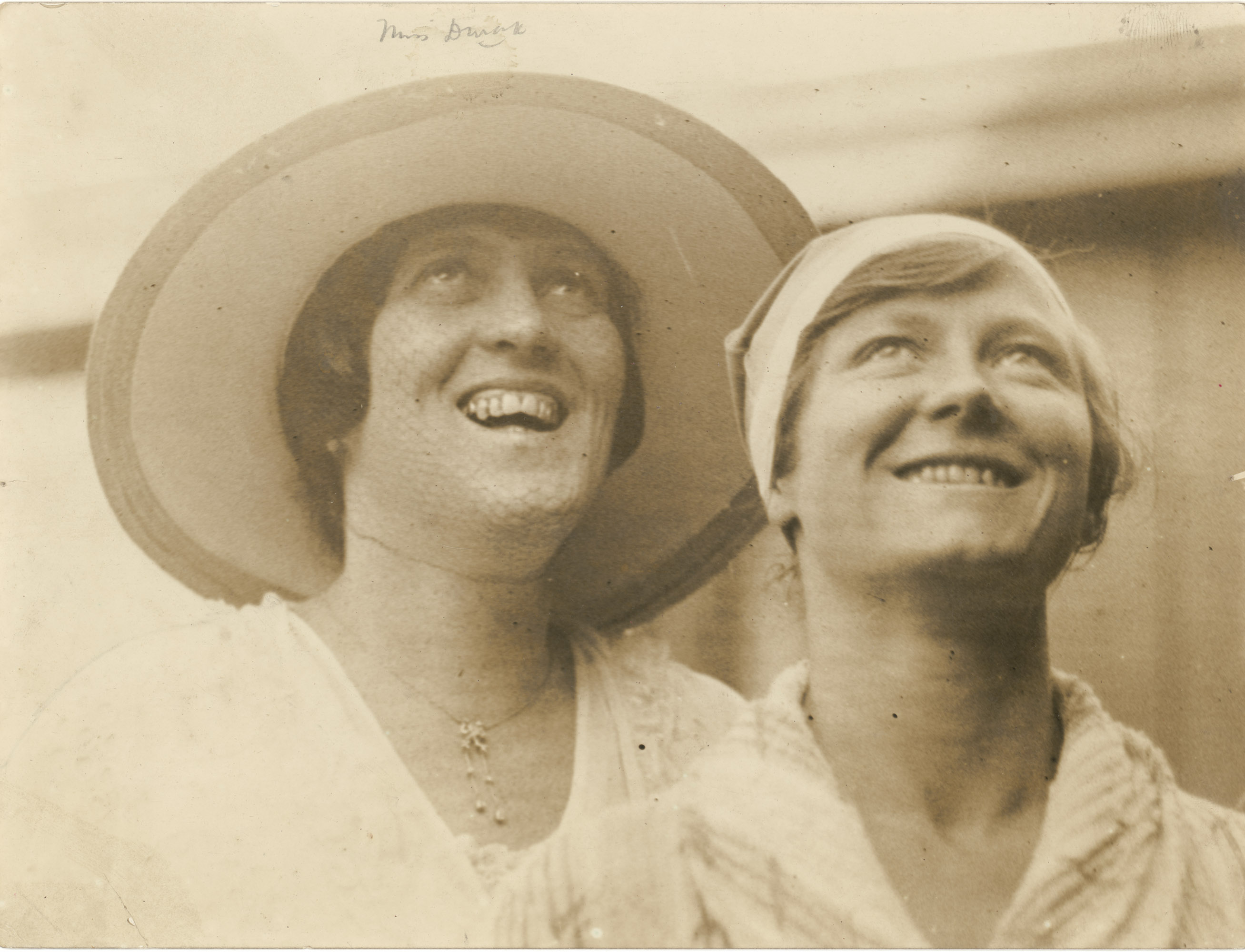 Australian swimmers Fanny Durack and Mina Wylie