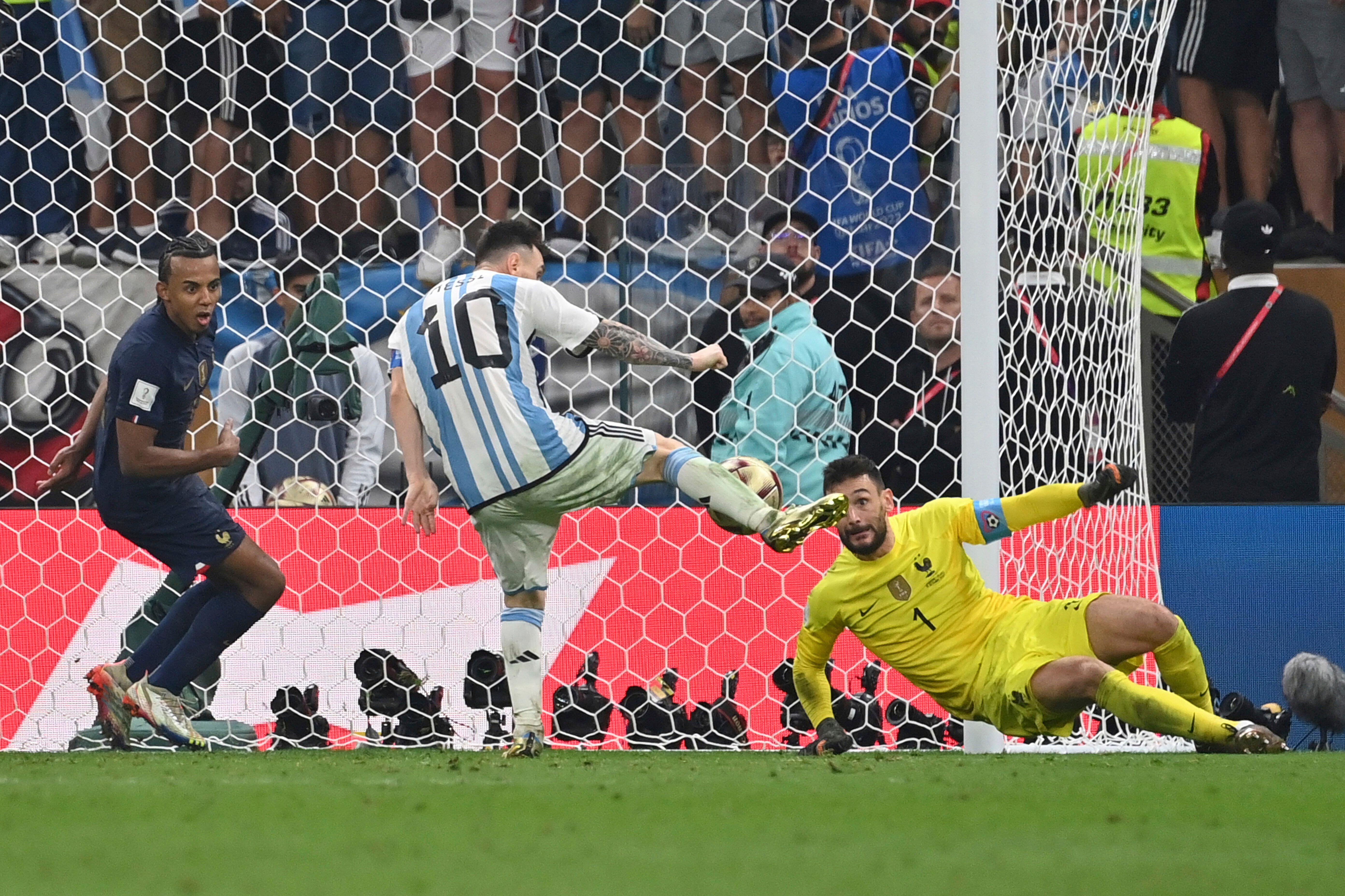 Lionel Messi scores in the 2022 World Cup championship match