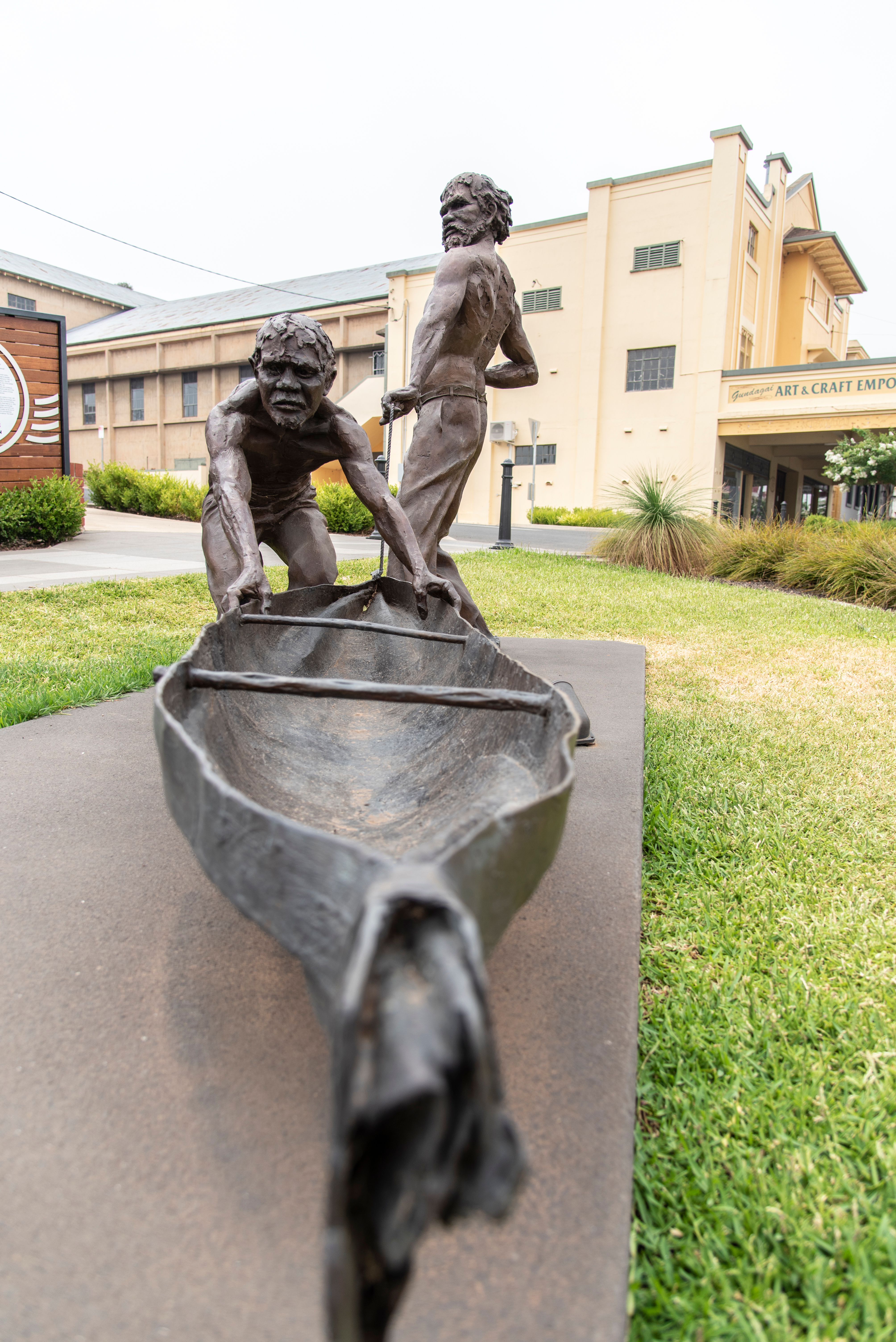 Statue of Australian Aboriginal heroes Yarri and Jacky Jacky