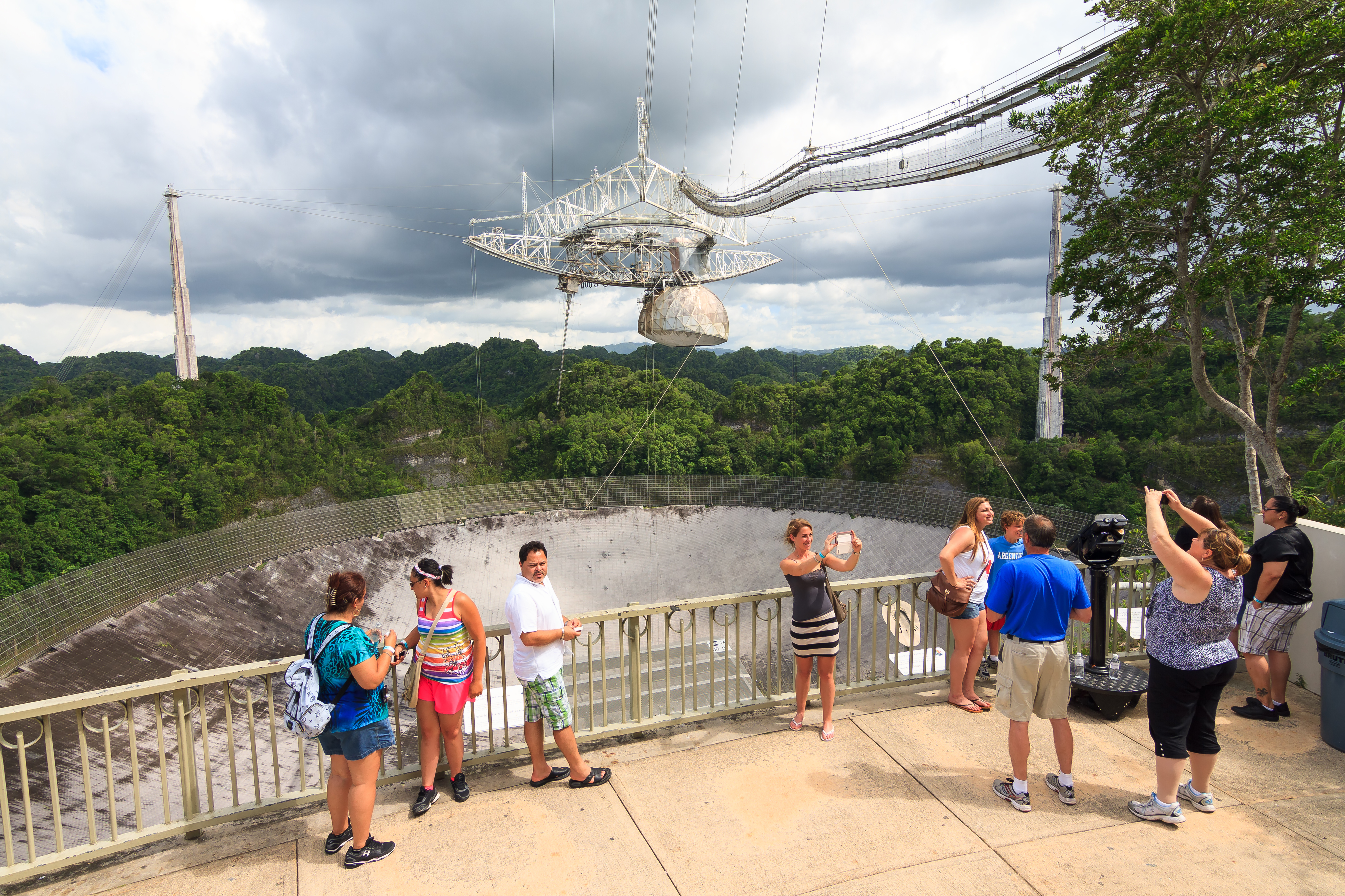 Tourists at Arecibo Observatory