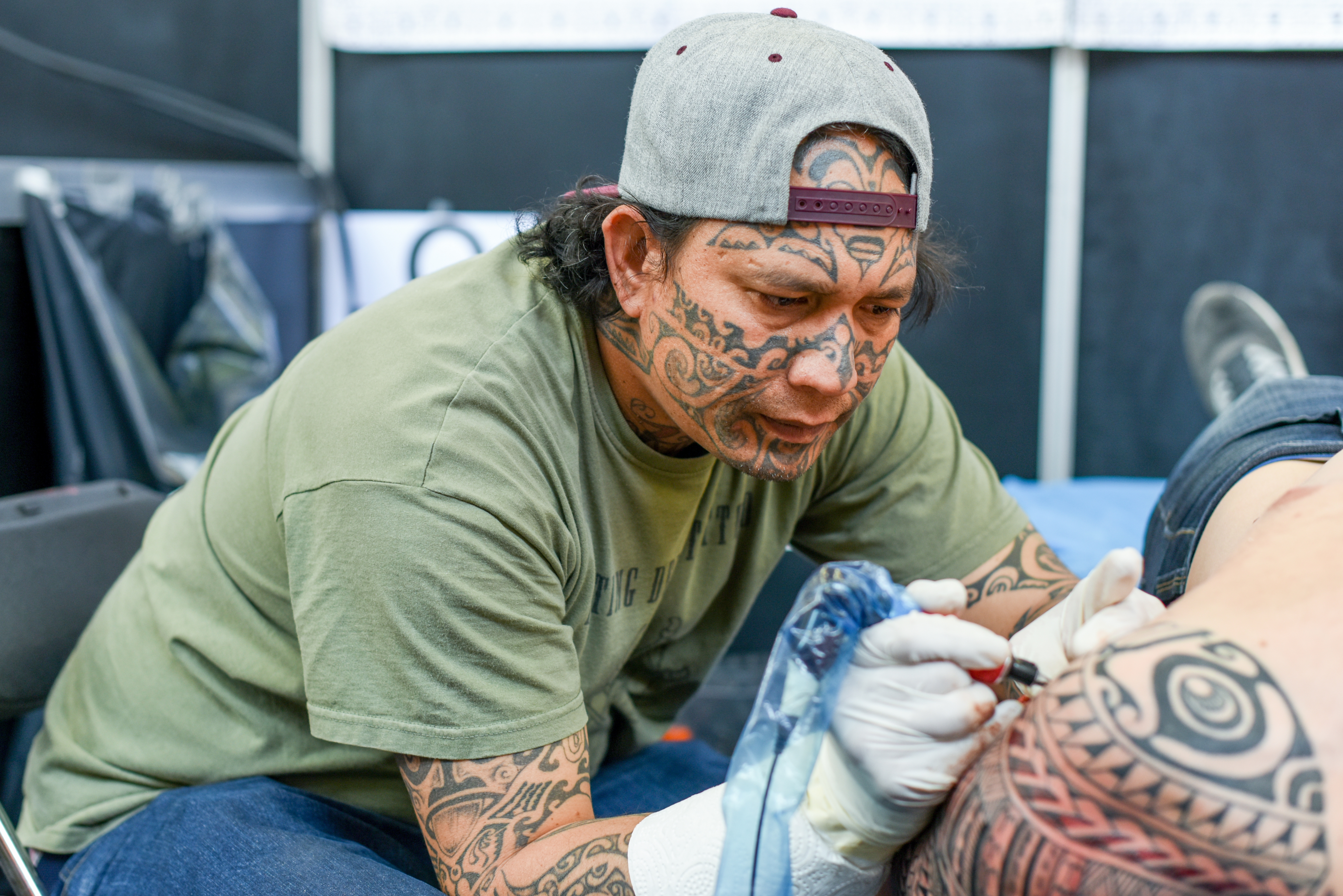 Māori tattoo artist