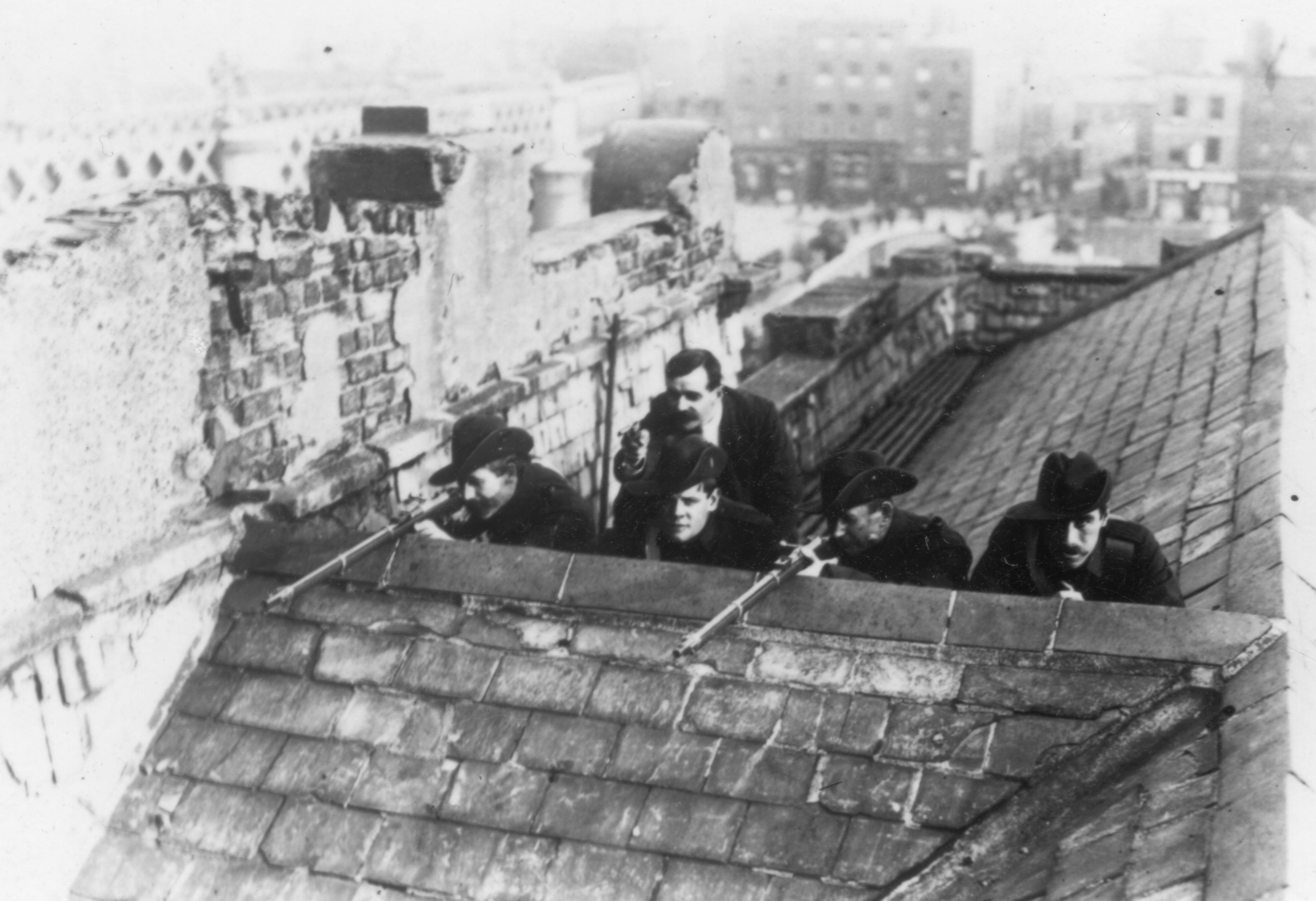 Irish republicans defend a workers protest, 1916